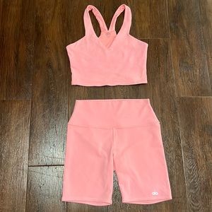 ALO YOGA coral pink set size medium top, size small bottoms